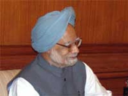 मनमोहन-गिलानी मिले, 45 मिनट तक हुई मुलाकात