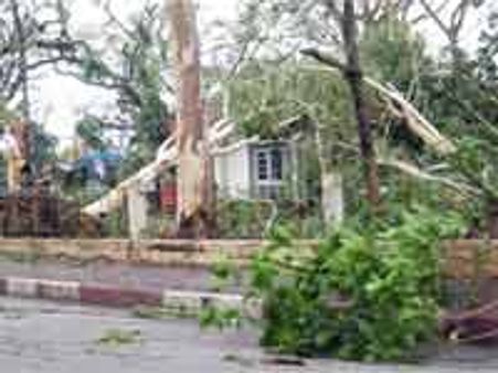 आंध्र के तट पर पहुंचा 'लैला', भारी बारिश