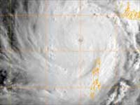 'लैला' के कारण 4,000 लोगों को हटाया गया