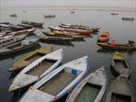 सरयू नदी में डूबी नाव, 15 लापता