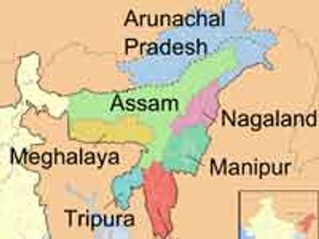 त्रिपुरा में 6 आतंकवादियों का आत्मसमर्पण