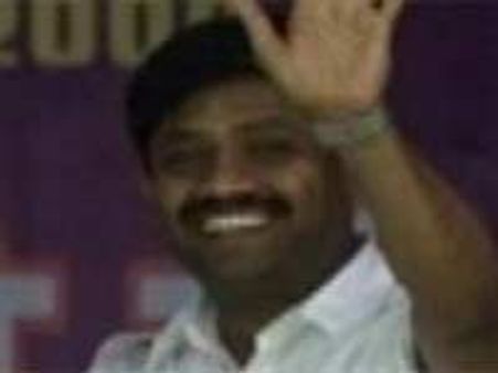 बम विस्फोट में घायल मंत्री की हालत नाजुक, दो की मौत