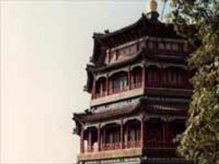 पत्नी के लिए बनाया 'सपनों का महल'