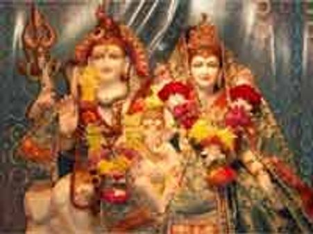 सावन तोड़ता नहीं जोड़ता है...