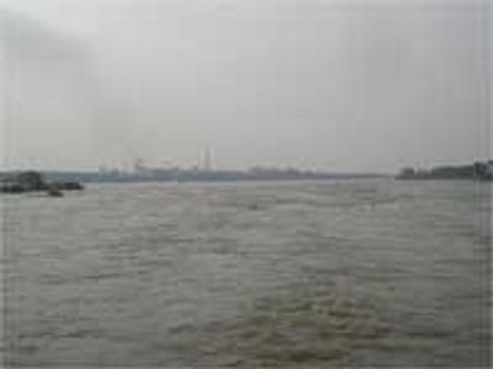 उत्‍तर प्रदेश में कई नदियां खतरे के निशान से ऊपर