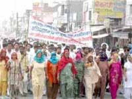 गोरखपुर परमाणु संयंत्र के खिलाफ हरियाणा के किसानों का प्रदर्शन