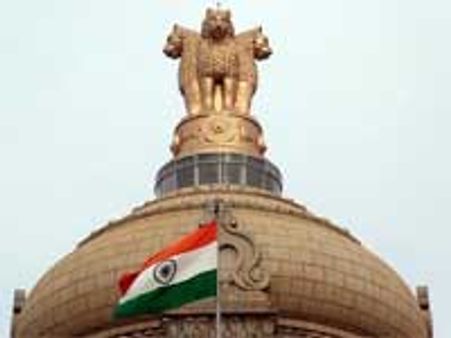 आर्थिक क्षेत्र में चीन को पछाड़ सकता है भारत