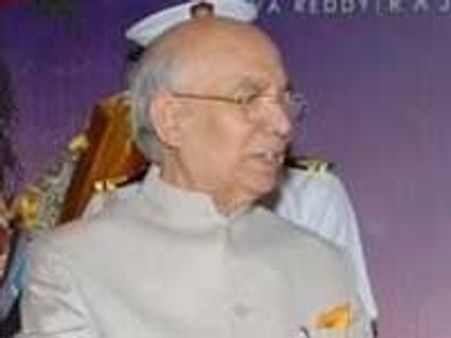 आडवाणी ने पीएम से की भारद्वाज को हटाने की मांग