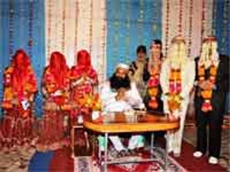3 लड़कियां वेश्‍यावृत्ति छोड़ बनीं 'शुभदेवियां'