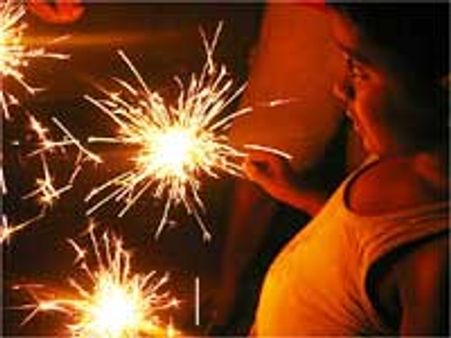 नीतीश की जीत के बाद जश्न में डूबा बिहार