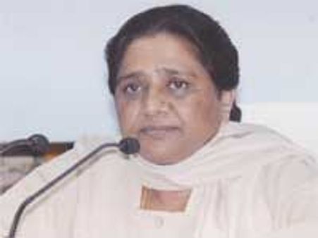 वाराणसी विस्फोट : विपक्ष ने की मायावती के इस्तीफे की मांग