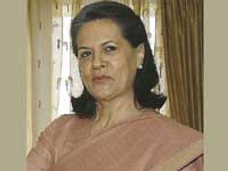 सोनिया ने माता-पिता के खिलाफ जाकर राजीव से शादी की