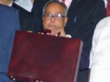 आम बजट 2011: प्रणब दा के लिए लकी है नंबर 3
