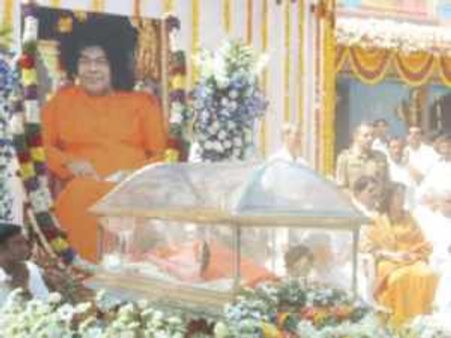 साईं के सबसे करीबी सत्यजीत की जान को खतरा, बढ़ाई गई सुरक्षा