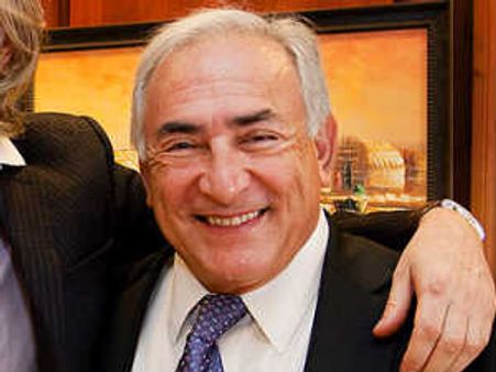 कान की धर्मपुत्री ने कान पर यौन शोषण का आरोप लगाया