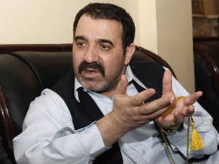 अफगानिस्तान : राष्ट्रपति हामिद करजई के छोटे भाई को अंगरक्षक ने गोली मारी