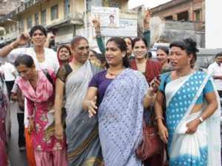 एक अलग ही दुनिया है किन्‍नरों की