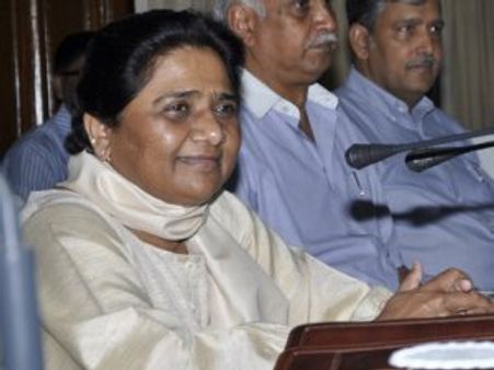 सीबीआई जांच की मांगों में खो गए जनता के मुद्दे