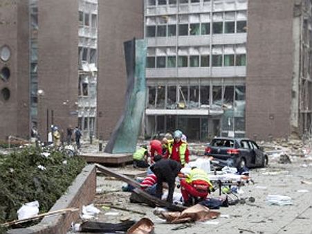 नॉर्वे में बम धमाकों और अंधाधुंध फायरिंग में 87 की मौत