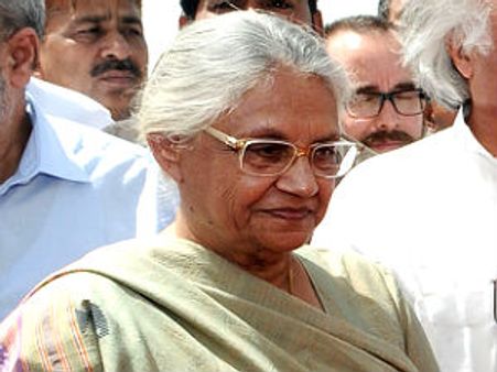 खेल घोटालों में बढ़ी शीला की मुसीबत बढ़ी, सीबीआई करेगी कैग रिपोर्ट पर विचार