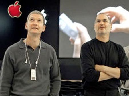 स्टीव जॉब्स ने दिया इस्‍तीफा, टिम कुक होंगे एप्‍पल के नए सीइओ