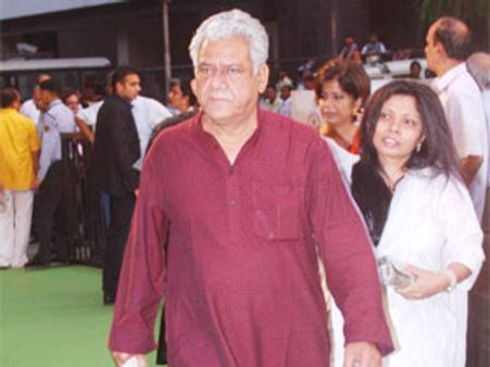 किरण बेदी, ओम पुरी के खिलाफ लामबंद हुए सांसद