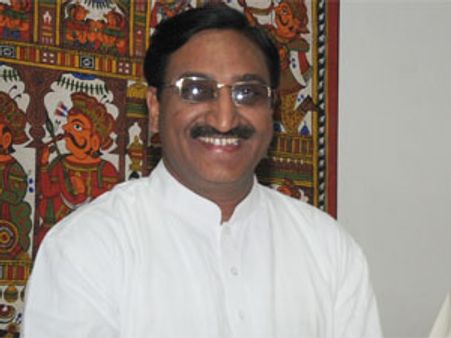 उत्तराखंड में छिन सकती है निशंक की कुर्सी, कोश्यारी या खंडूड़ी लाइन में