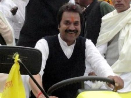 हरियाणा युवा किसान पार्टी का हजकां में हुआ विलय