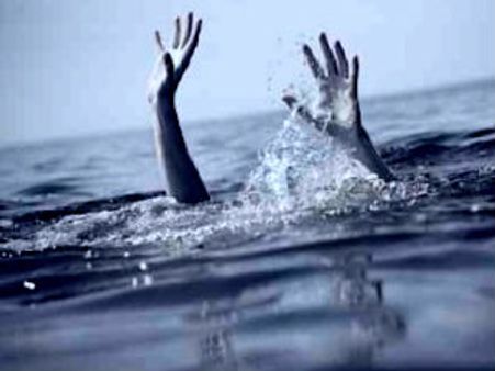 दिल्‍ली: बीटेक के तीन छात्र झील में डूबे