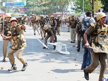 अहिंसा दिवस पर उत्‍तराखंड में सांप्रदायिक हिंसा, 3 की मौत