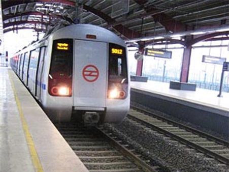 बेंगलुरु में दौड़ी मैट्रो, लोगों में खुशी की लहर