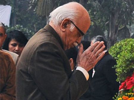 कैश फॉर वोट : आडवाणी के करीबी कुलकर्णी की बेल पर बीजेपी ने साधी चुप्पी