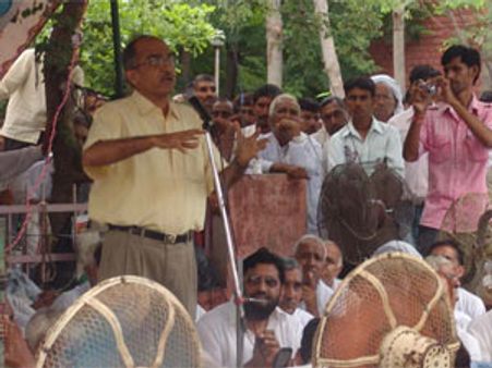 चिंदबरम के इशारे पर हुई सीडी से छेड़-छाड़: प्रशांत भूषण