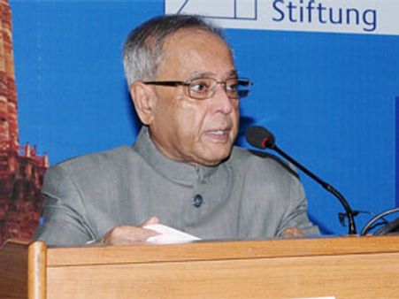 संसद चले तो पूरा माहौल सुधर जायेगा: प्रणव मुखर्जी