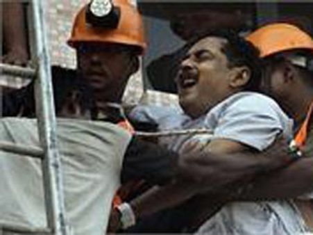 अस्पताल आग से 90 मरे, विकिरण नहीं फैला