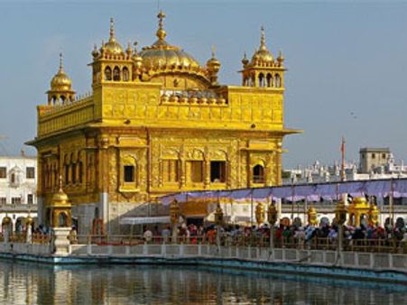 पवित्र स्‍वर्ण मंदिर को 'समरहोम' बताने वाले पर मुकदमा दर्ज