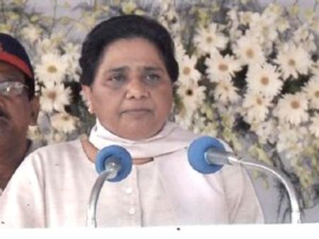 मायावती दलितों में एक ही जाति को देती हैं मौका