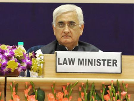 कानून तोड़ने वाले कानून मंत्री की यूपी में नो एंट्री की मांग