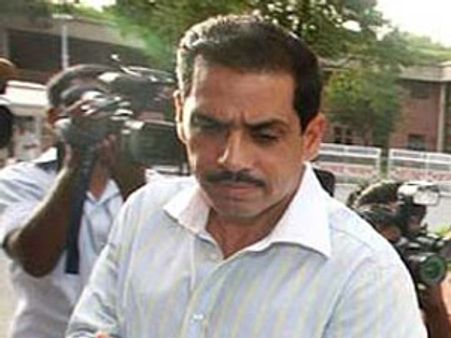 सोनिया गांधी के दामाद की एयरपोर्ट पर नहीं होती है चेकिंग