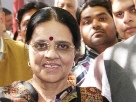 बसपा ने मूर्तियों में पैसा लगाकर जनता को लूटा: गिरीजा व्यास