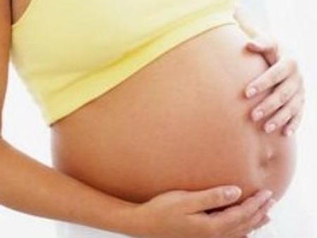 गरीबी के चलते महिलाएं बेच रही हैं कोख