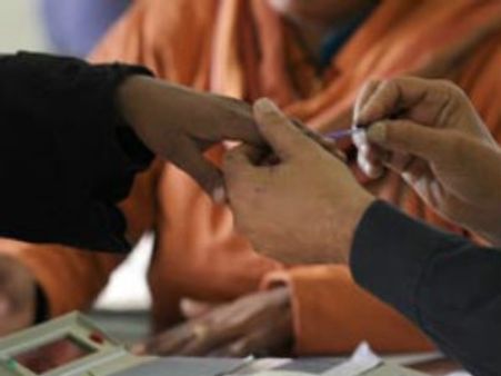 चंद घंटो में पता चल जायेगा कि किसकी मनेगी होली?