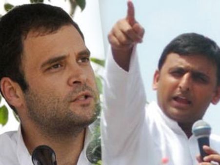 राहुल गांधी ने की सेवा और अखिलेश यादव को मिला मेवा