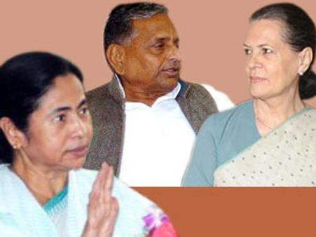 ममता ने रोकी यूपीए की रेल तो मुलायम देंगे हरी झंडी!