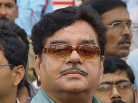 वाह प्रणब बाबू आम बजट से 'आम' को ही गायब कर दिया