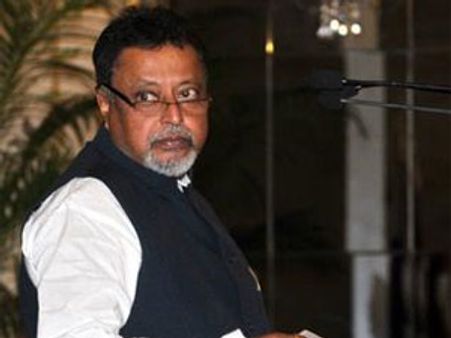 ममता जीतीं, रेलमंत्री ने बढ़ा किराया वापस लिया