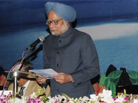 धार्मिक कट्टरता और बढ़ता नक्‍सलवाद देश के लिए बडा़ खतरा