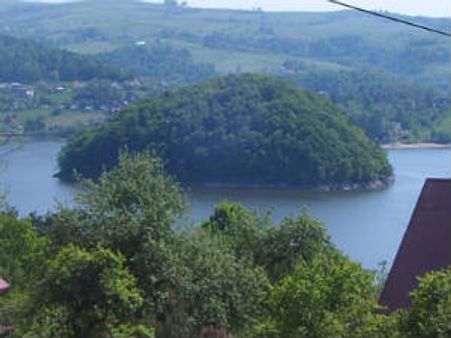 मरने के बाद कब्र में आराम के लिए खरीदा पूरा द्वीप