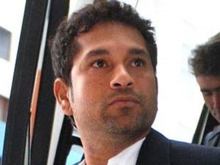 आम लोग नहीं चाहते कि सचिन राजनीति में आयें