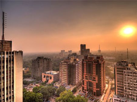 110 फ्लैट! 2 हजार खरीदार! कीमत 5 करोड़ बोलो खरीदोगे